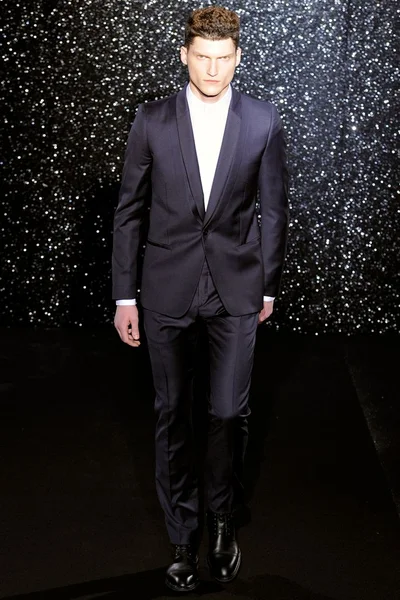 Look 8